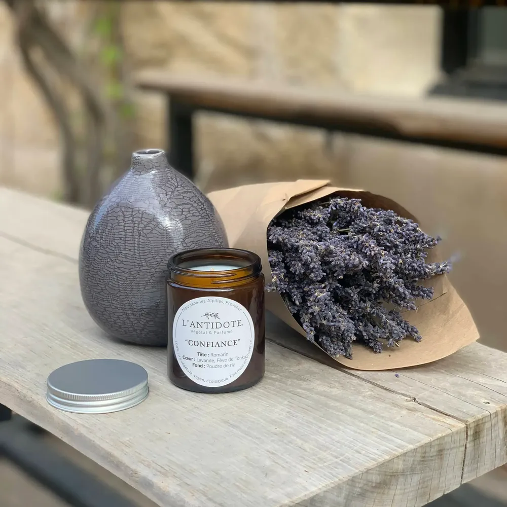 Candles - TRUST - L'ANTIDOTE