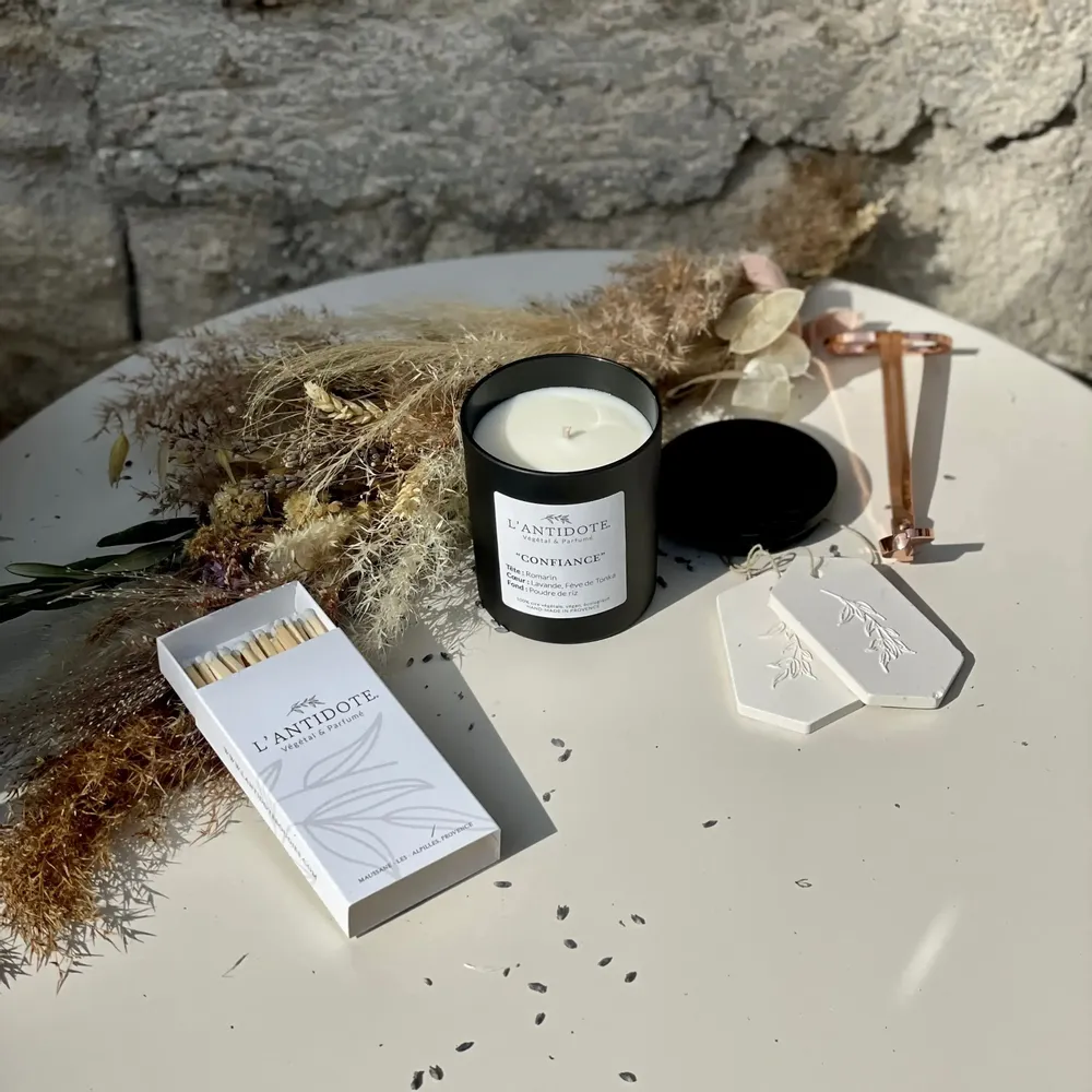 Candles - TRUST - L'ANTIDOTE