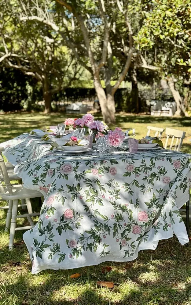 Table cloths - TRAILING PEONY Linen Tablecloth & Napkins - SUMMERILL AND BISHOP