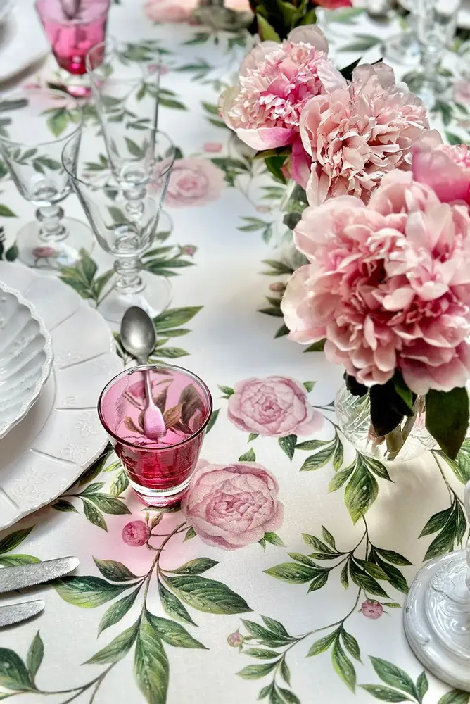Table cloths - TRAILING PEONY Linen Tablecloth & Napkins - SUMMERILL AND BISHOP