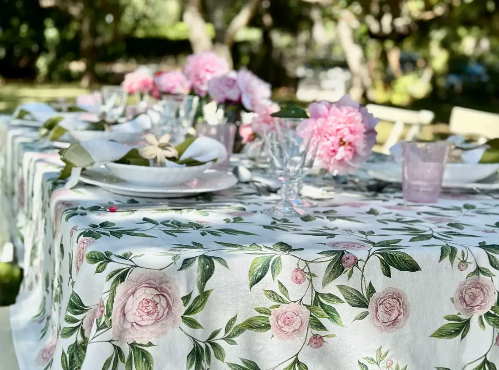 Table cloths - TRAILING PEONY Linen Tablecloth & Napkins - SUMMERILL AND BISHOP