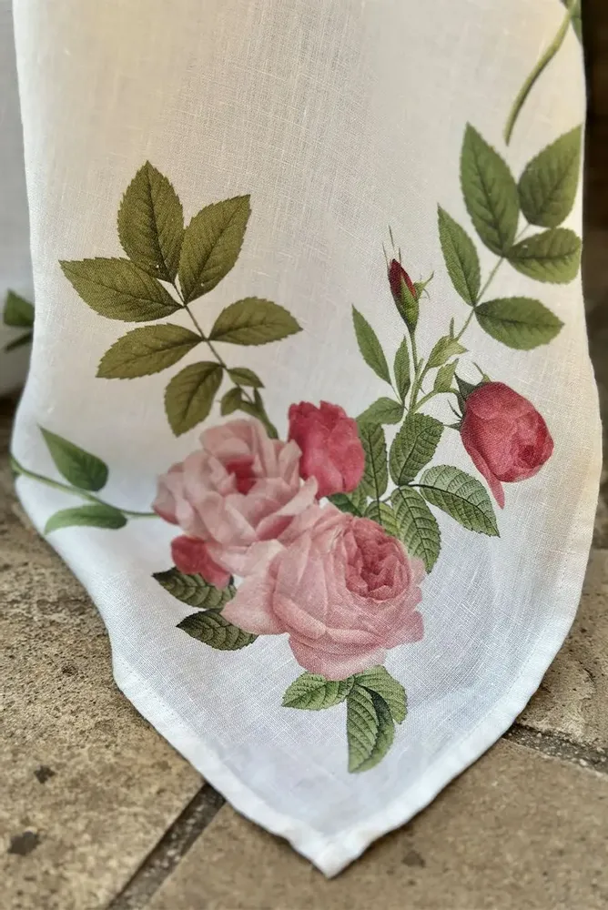 Table cloths - ROSE TRELLIS Linen Tablecloth & Napkins - SUMMERILL AND BISHOP