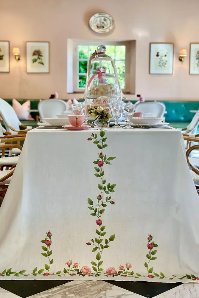 Table cloths - ROSE TRELLIS Linen Tablecloth & Napkins - SUMMERILL AND BISHOP