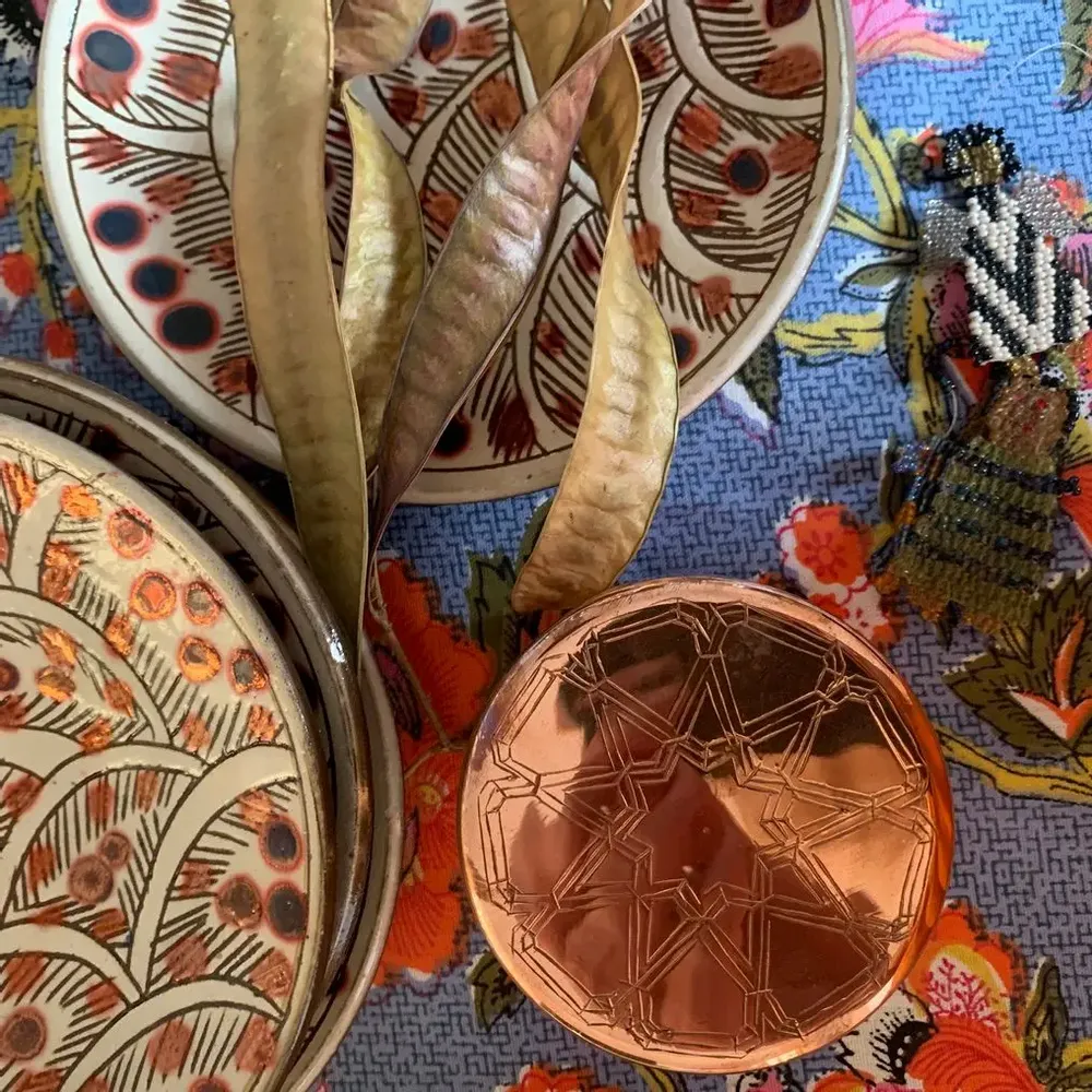 Assiettes de réception - Série de vaisselle DAHABI - TAKECAIRE