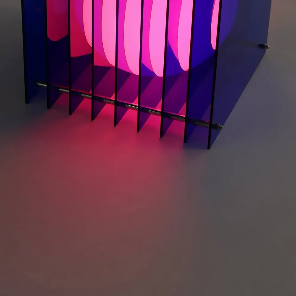 Lampes de bureau  - Lampe LOP grand carré en acrylique bleu - BANG