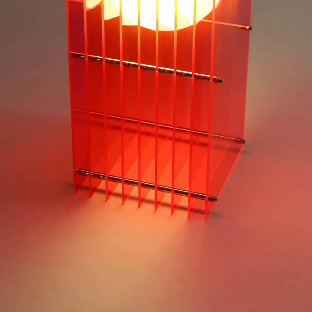 Desk lamps - LOP lamp small rectangle in electric pink acrylic - BANG