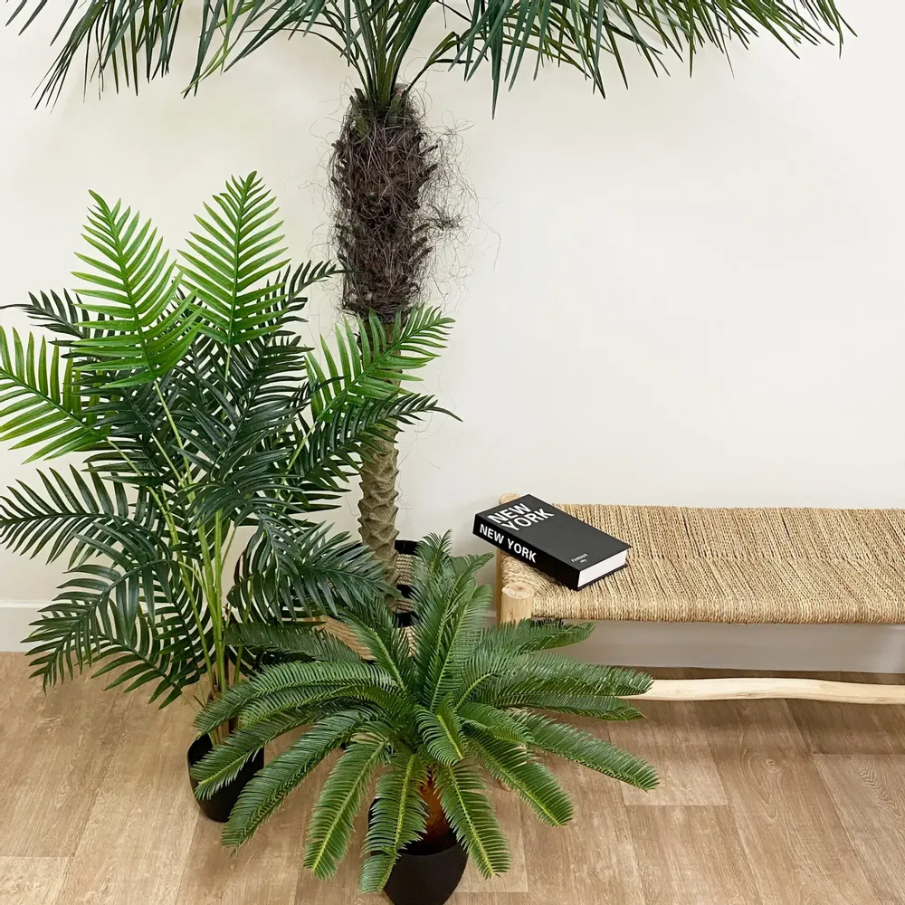 Floral decoration - Artificial palm, 22 leaves, black plastic pot - LIGNE DÉCO