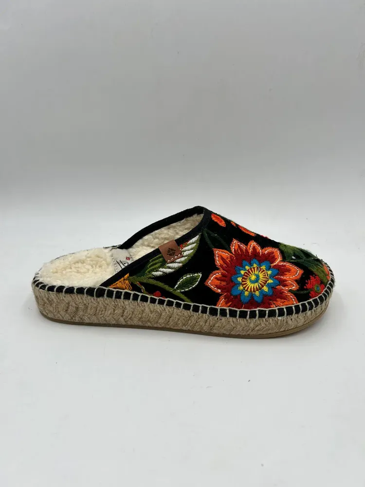 Shoes - Espadrille slippers - DONQUICHOSSE