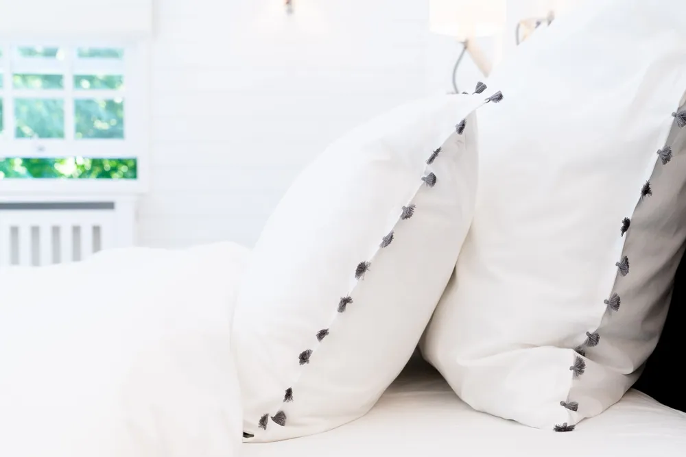 Bed linens - White cotton bed linen with tassels - MIA ZIA