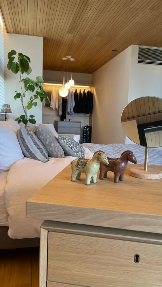 Pottery - Ornament A wooden horse yellow - カシワクラフト