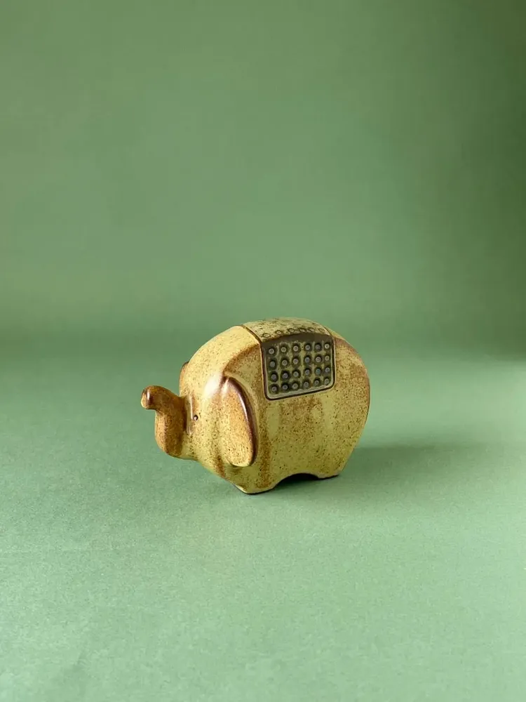 Gifts - Ornament An elephant type: Flat - カシワクラフト