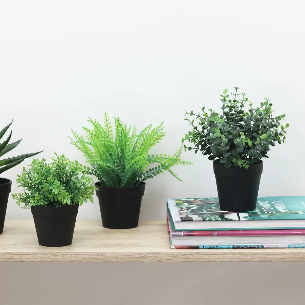 Décorations florales - Feuillages artificiels en pot (assortis) - LIGNE DÉCO