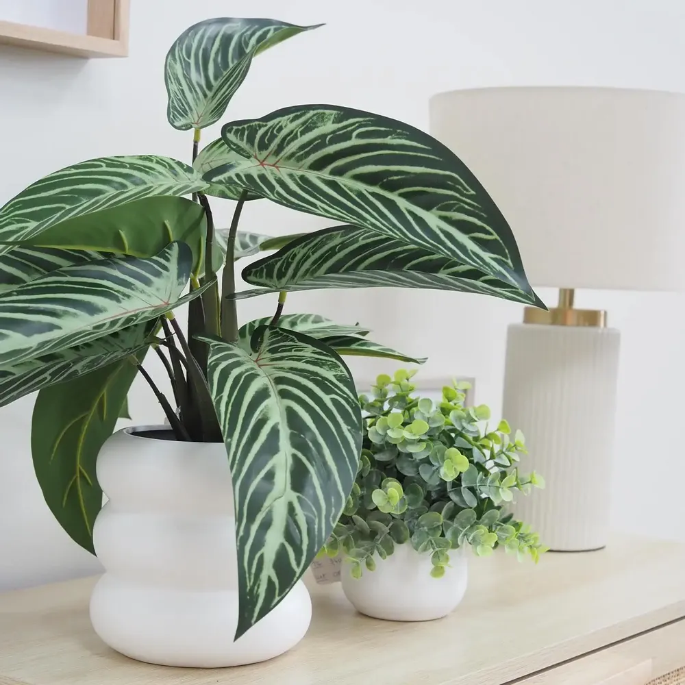 Décorations florales - Plantes tropicales artificielles en pot céramique (assortis) - LIGNE DÉCO