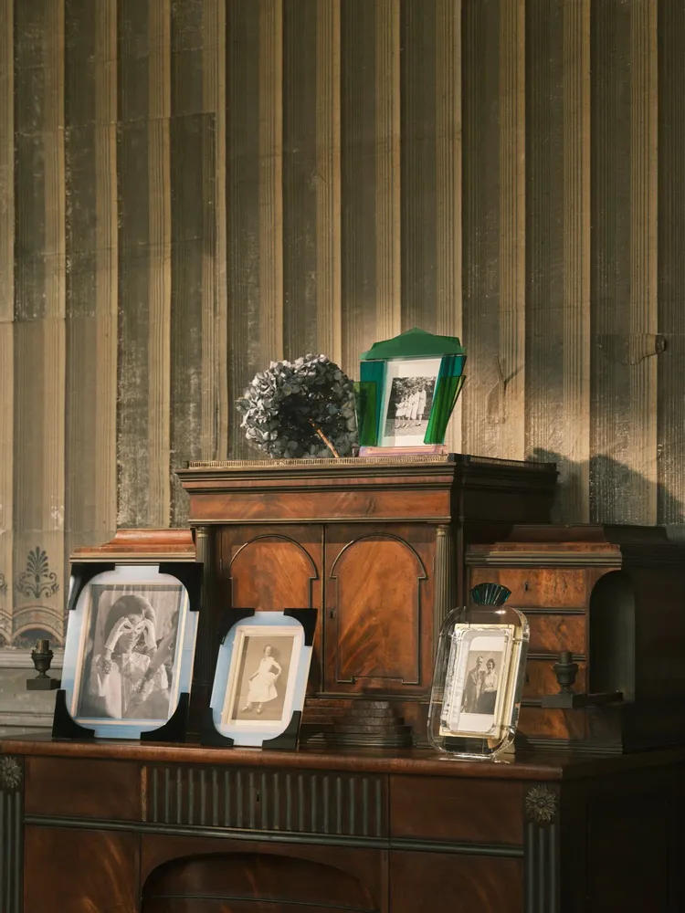 Design objects - Era Large Frame - REFLECTIONS COPENHAGEN