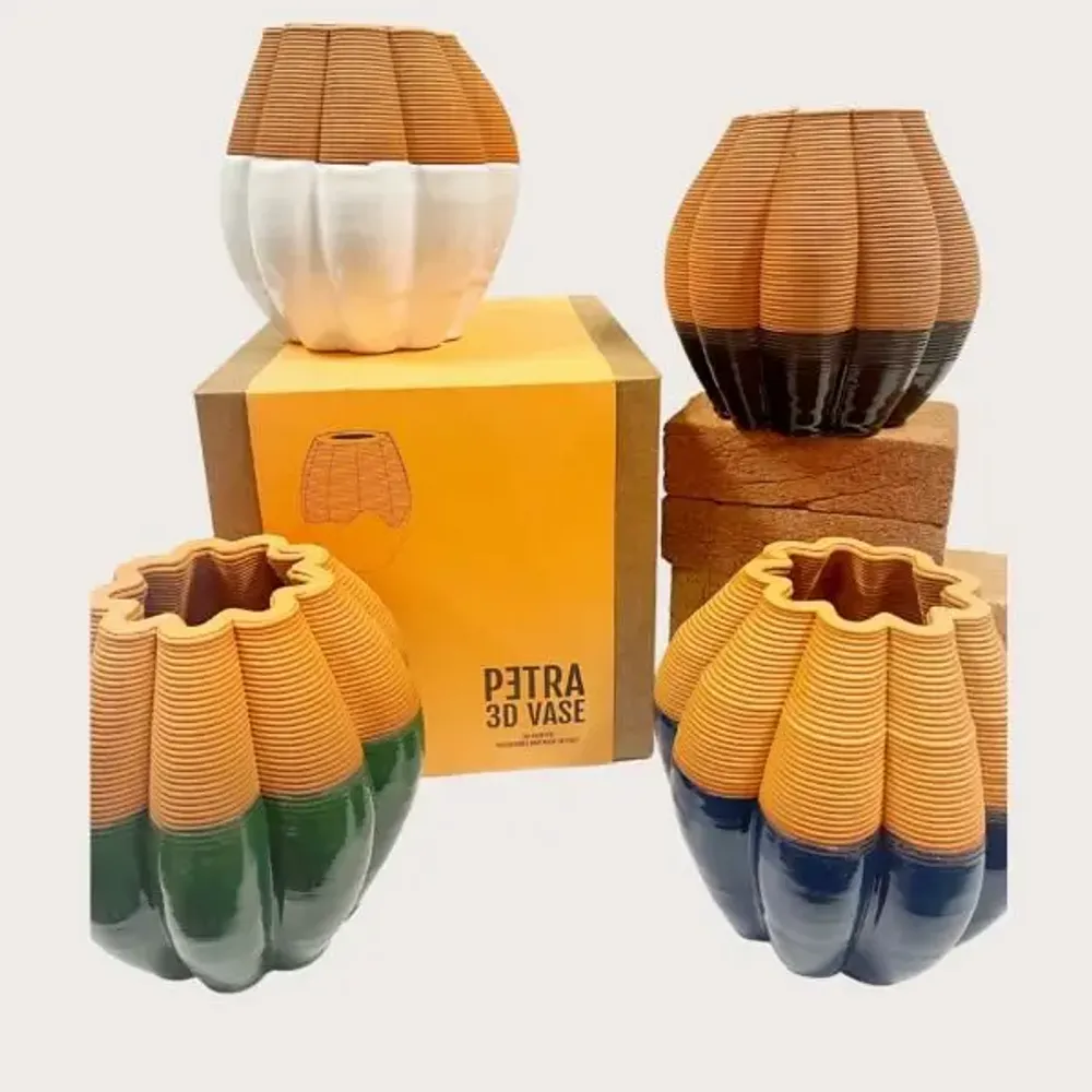 Vases - 3D PETRA  BLEU MARINE en argile émaillé - COMMON PLACE YOUR URBAN JUNGLE