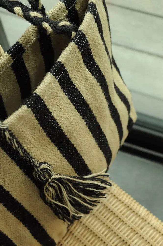 Bags and totes - LYDIA black jute bag - BAOBAB