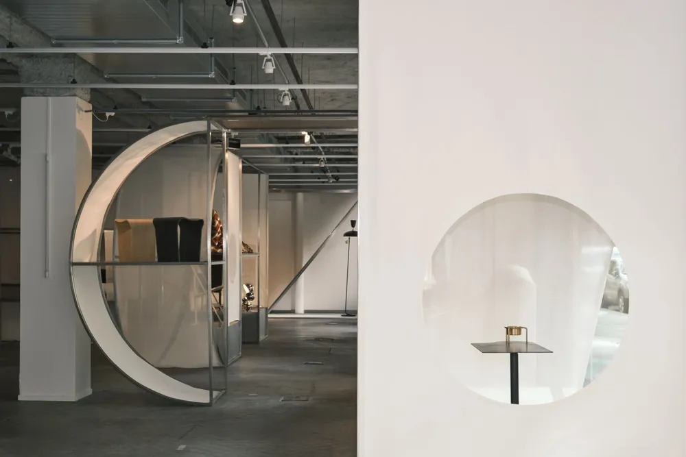 Canapés - RESURGENCES, Rééditions de Jean-Michel Frank à Rena Dumas - LE FRENCH DESIGN GALERIE