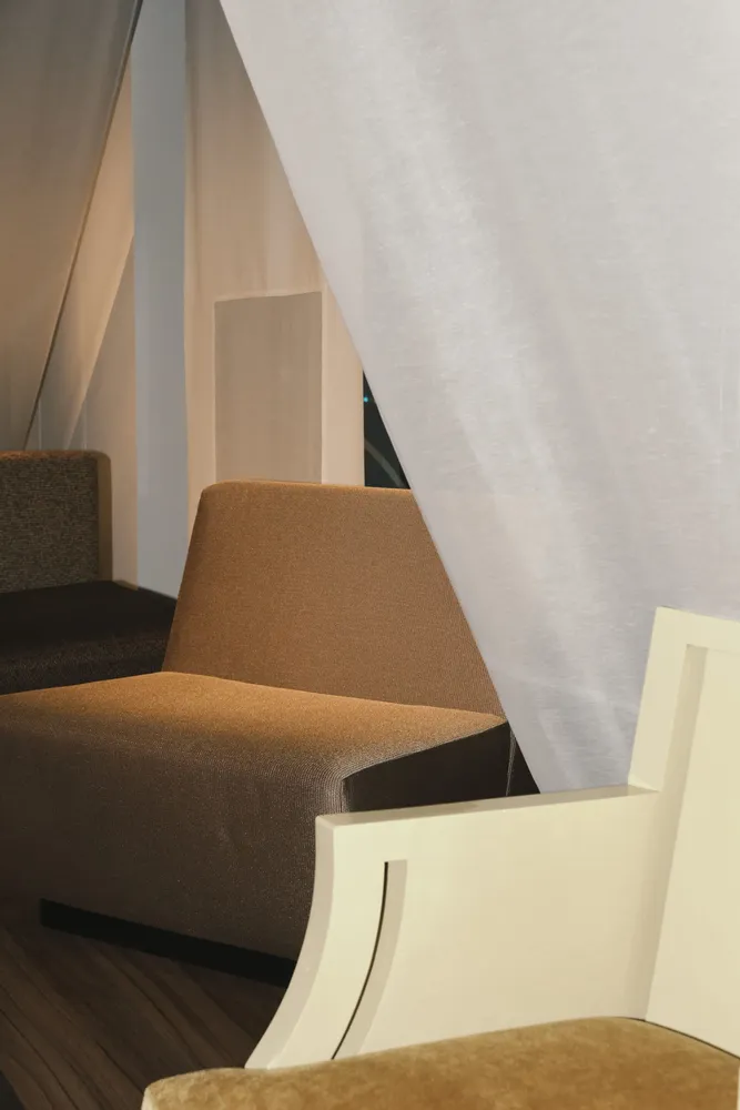 Canapés - RESURGENCES, Rééditions de Jean-Michel Frank à Rena Dumas - LE FRENCH DESIGN GALERIE