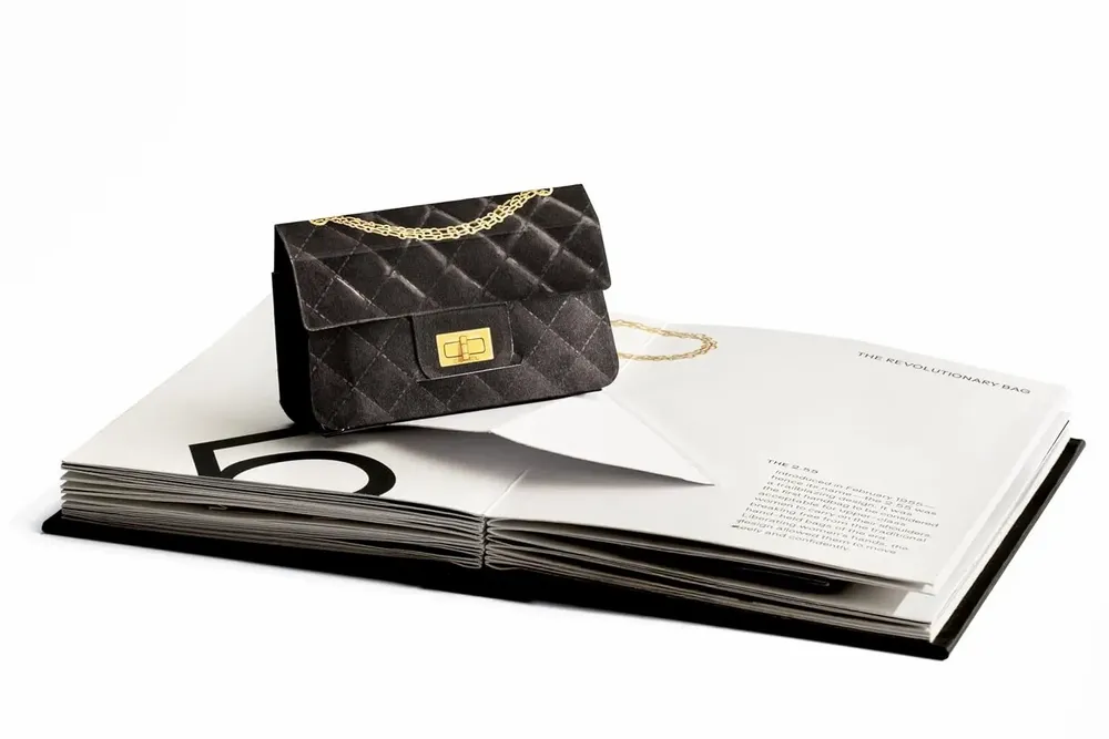 Objets de décoration - Fashion Unfolded - Pop-Up Chanel - NEW MAGS