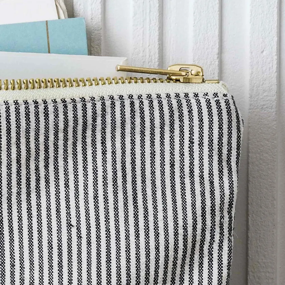 Clutches - Finette Pouch Finette Caviar M - LA CERISE SUR LE GATEAU