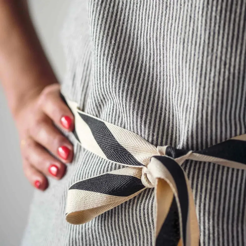 Tabliers de cuisine - Tablier de cuisine Finette Caviar 90 x 75 - LA CERISE SUR LE GATEAU