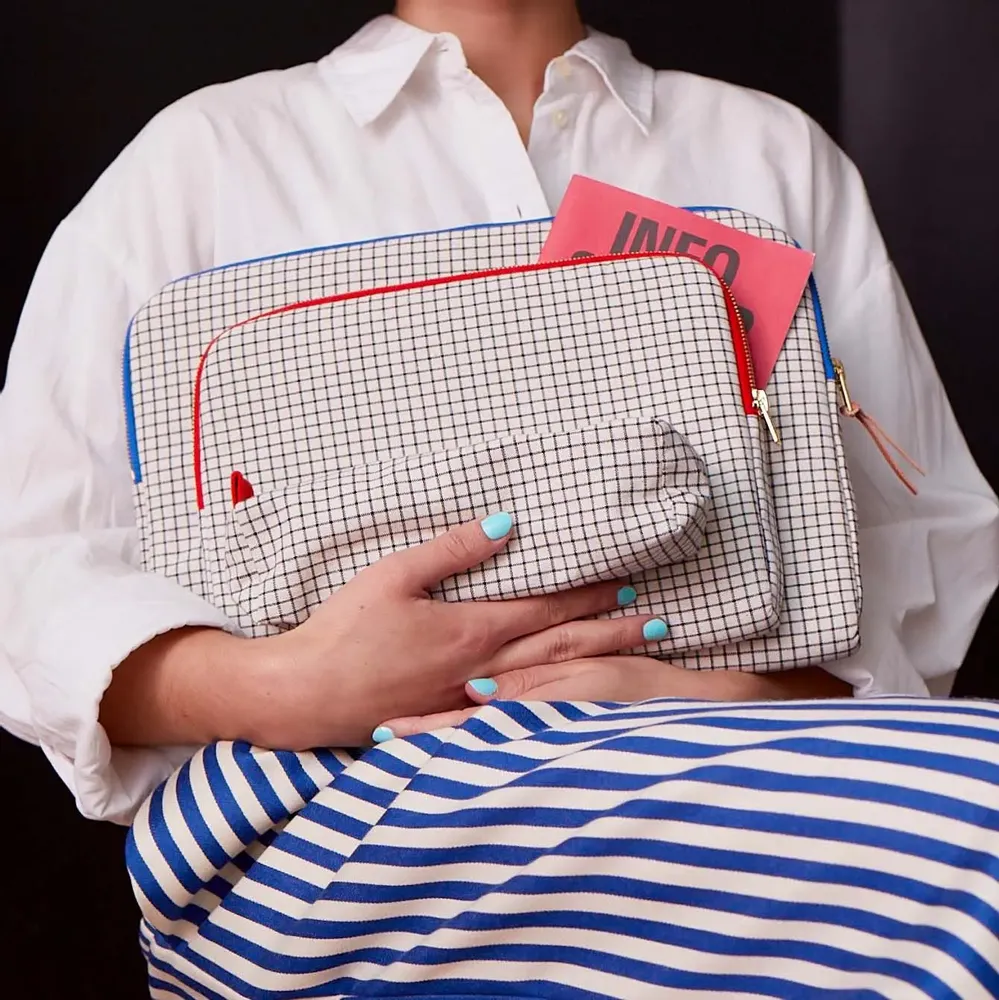 Clutches - Stylo iPad Case Rouge 19 X 26 X 3 - LA CERISE SUR LE GATEAU