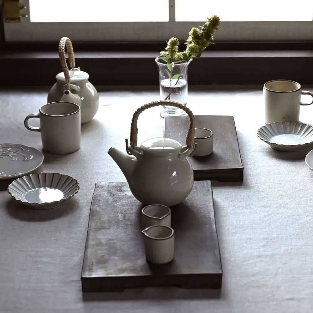 Assiettes de réception - Assiette rectangulaire noire et blanche - MARUMITSU POTERIE