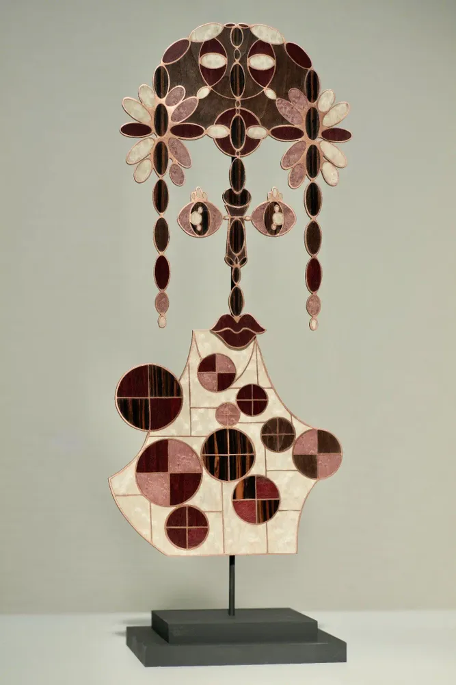 Unique pieces - \" Sentinel\”. Mask-sculpture in partitioned marquetry, wood and metal - ATELIER NATHALIE MELON
