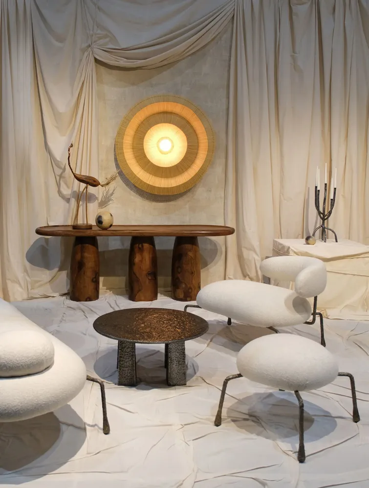 Consoles - Arche, console en bois de palmier sculpté à la main - ALTIN CHEZ CØR STUDIO