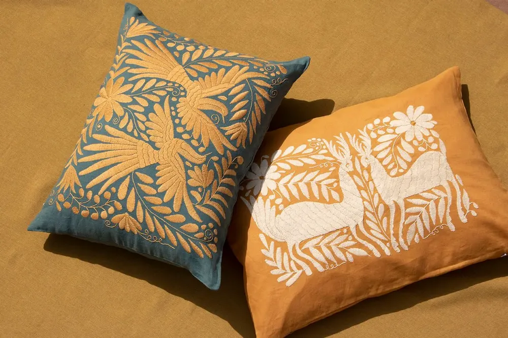 Coussins textile - Coussins Otomís brodés à la main - Tenangos - P.I. PROJECT