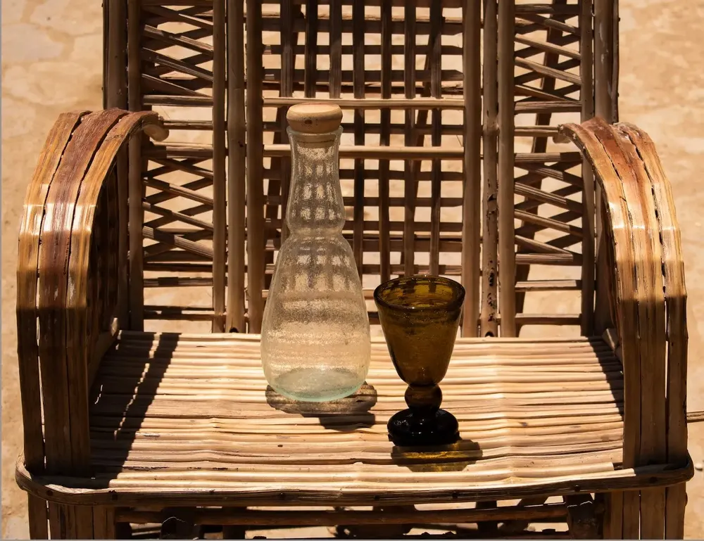 Carafes - MAINSTAY Carafe or Decanter with turned rosewood lid. - TAKECAIRE