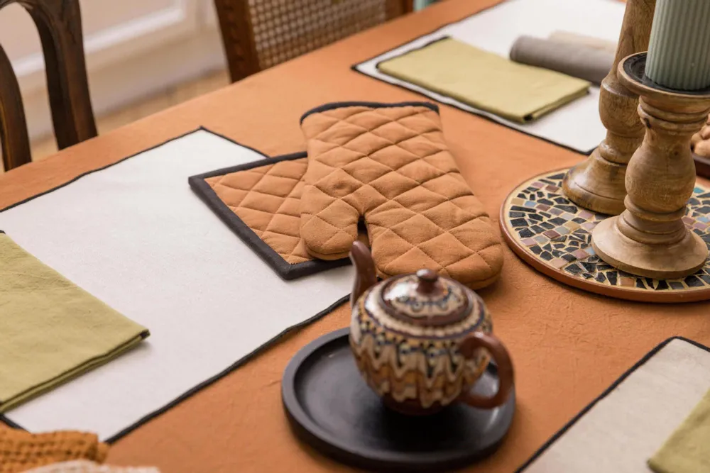 Potholders - Set of Recycled Oven Mitt/Pot Holder Grace Caramel 15 X 32 - MAISON VIVARAISE - SDE VIVARAISE WINKLER