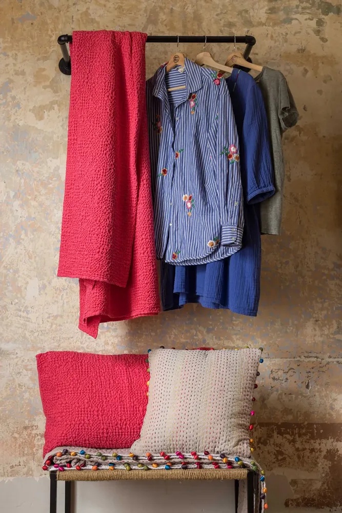 Linge de lit - Jeté de lit Tana Framboise 180 x 260 - MAISON VIVARAISE - SDE VIVARAISE WINKLER