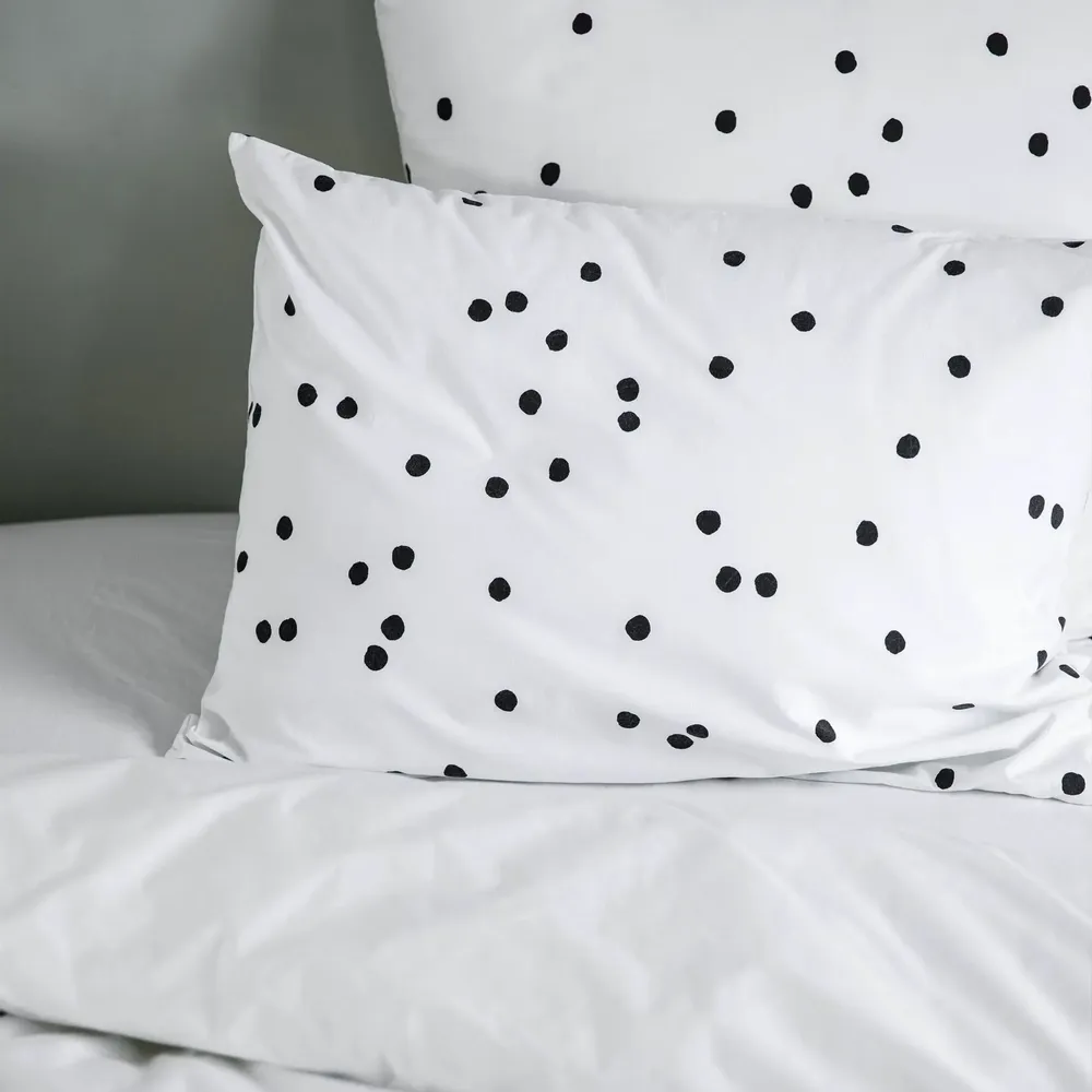 Linge de lit - Taie d'oreiller Odette Milk 70 x 50 - LA CERISE SUR LE GATEAU