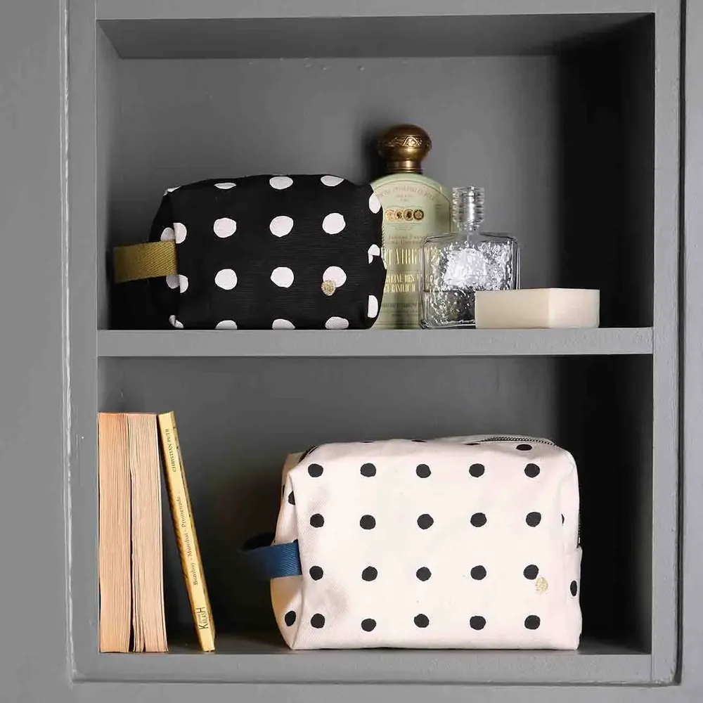 Clutches - Cube toiletry bag Mio Écru L 14 X 22 X 11 - LA CERISE SUR LE GATEAU