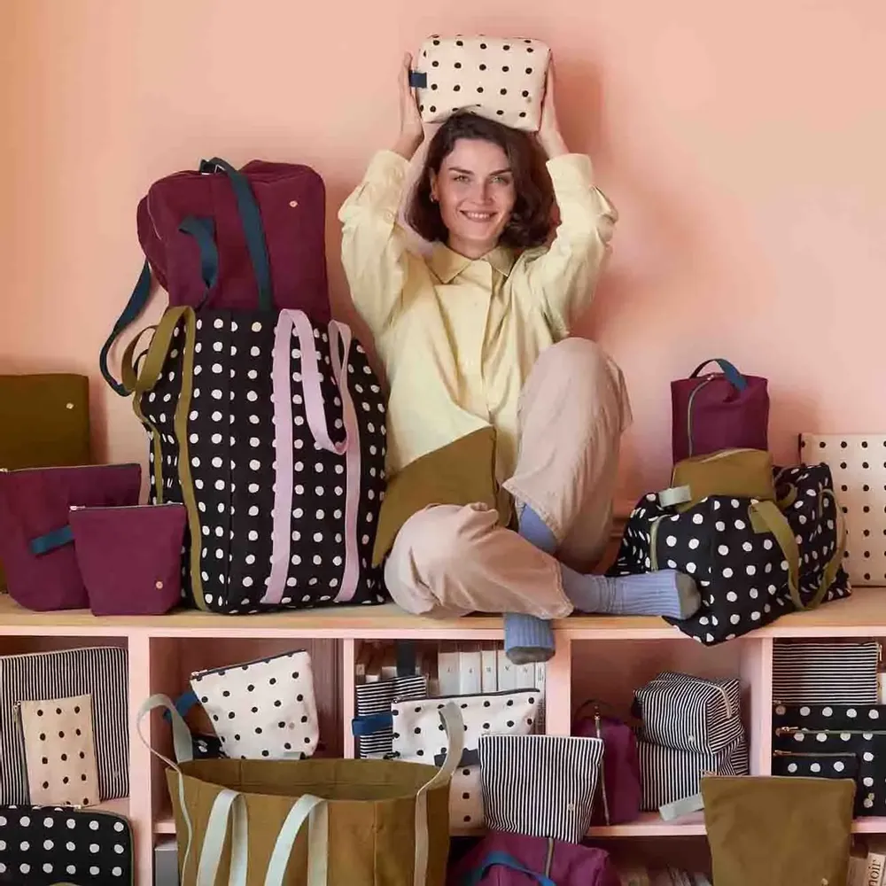 Clutches - Cube toiletry bag Mio Écru L 14 X 22 X 11 - LA CERISE SUR LE GATEAU