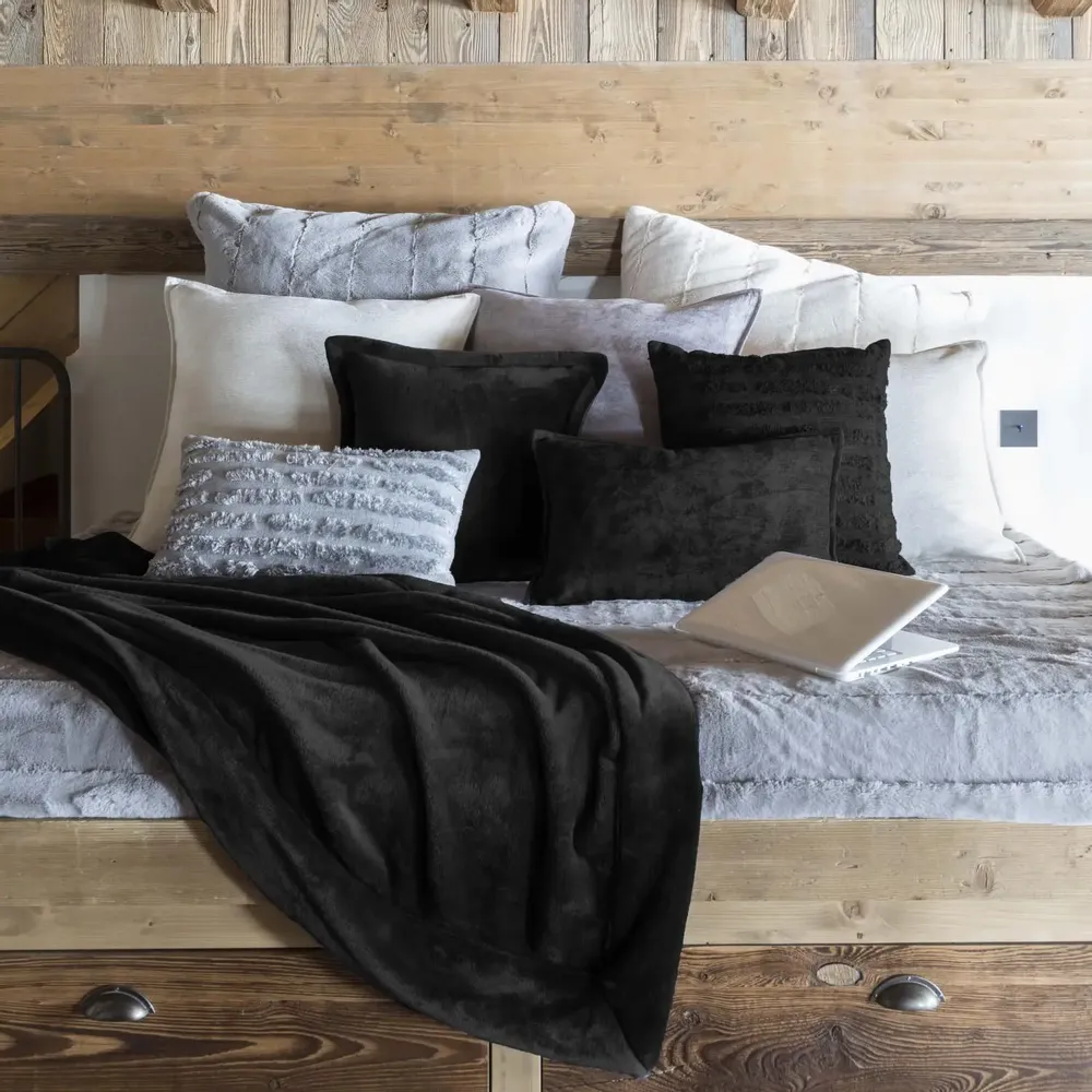 Throw blankets - Tender Throw Blanket Ombre 150 X 200 - MAISON VIVARAISE - SDE VIVARAISE WINKLER