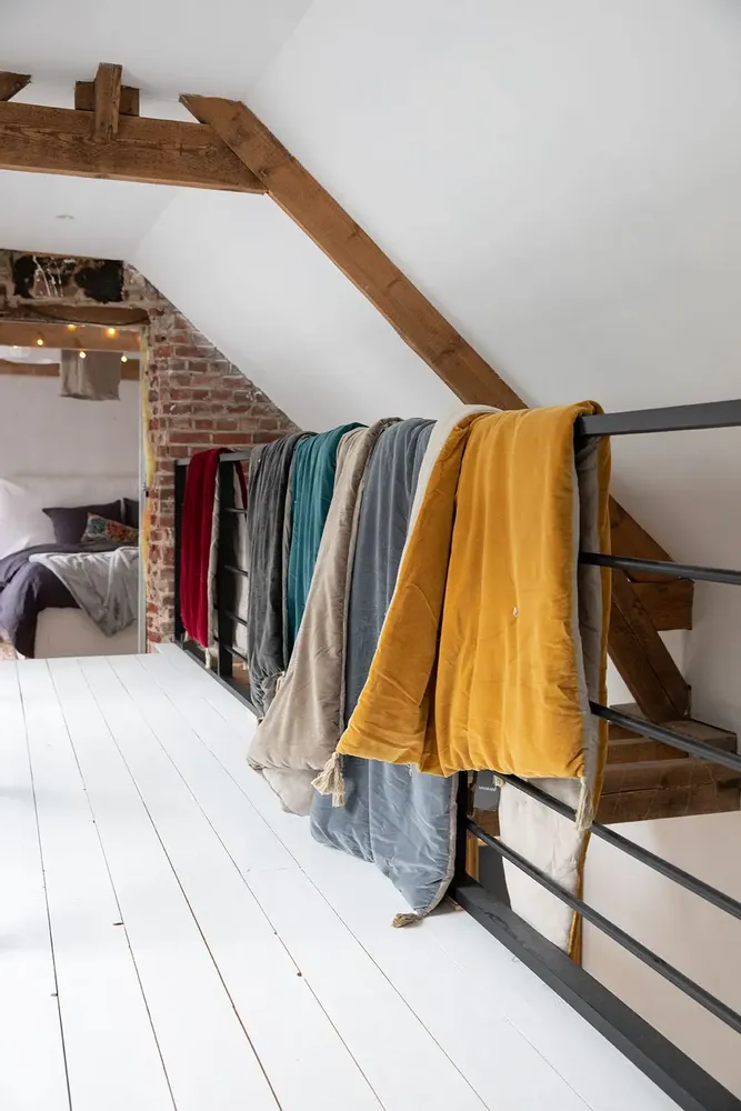 Linge de lit - Edredon pompons Elise Grège 80 x 180 - MAISON VIVARAISE - SDE VIVARAISE WINKLER