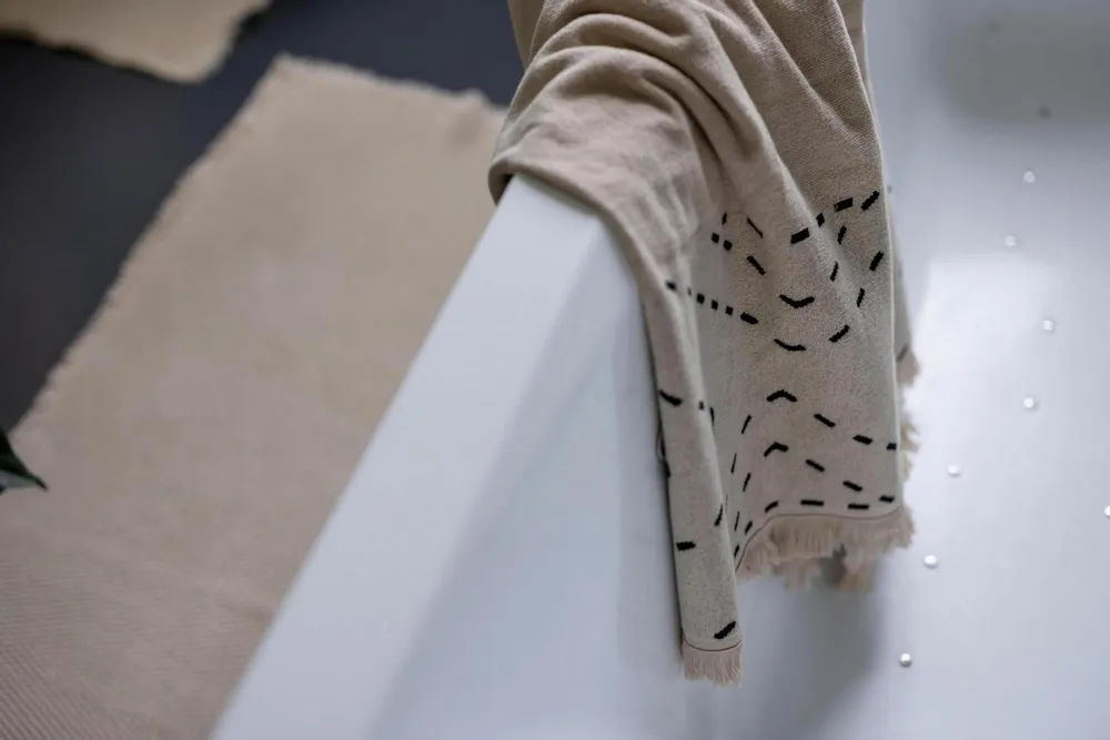 Bath towels - Hand Towel Julia Lin 50 X 100 - MAISON VIVARAISE - SDE VIVARAISE WINKLER