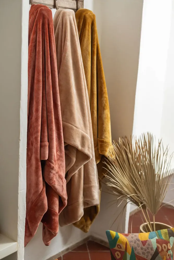 Throw blankets - Tender Throw Blanket Safran 150 X 200 - MAISON VIVARAISE - SDE VIVARAISE WINKLER