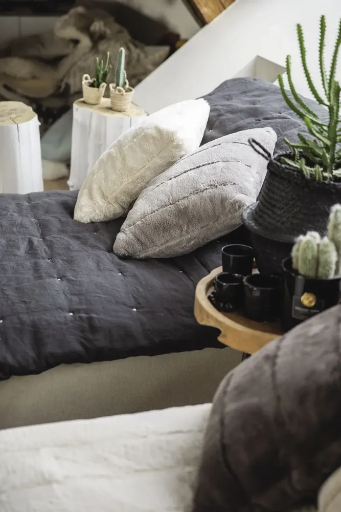 Linge de lit - Jeté Zeff Tonnerre 240 x 260 - MAISON VIVARAISE - SDE VIVARAISE WINKLER