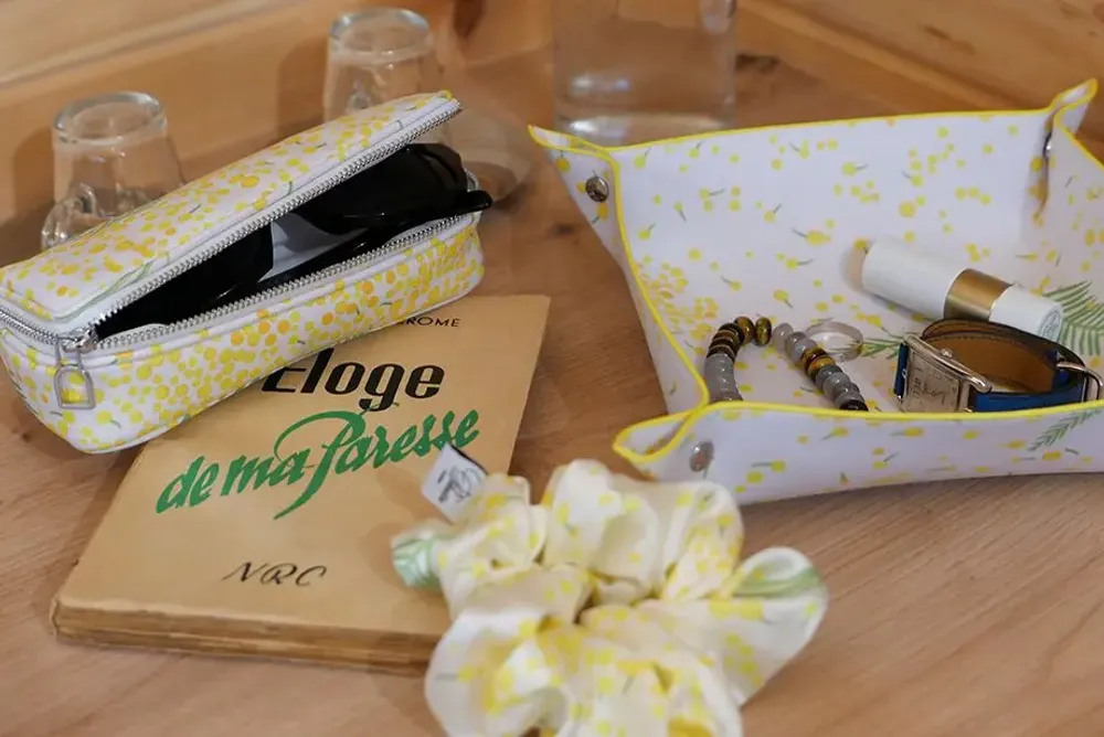 Soins cheveux - Chouchou en soie - Or Mimosa - PARESSE PARIS