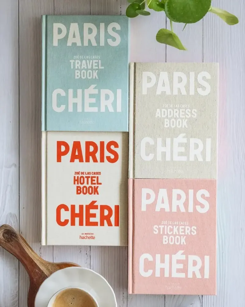 Gifts - Paris Chéri collection by Zoé de las Cases book - HACHETTE LIVRE