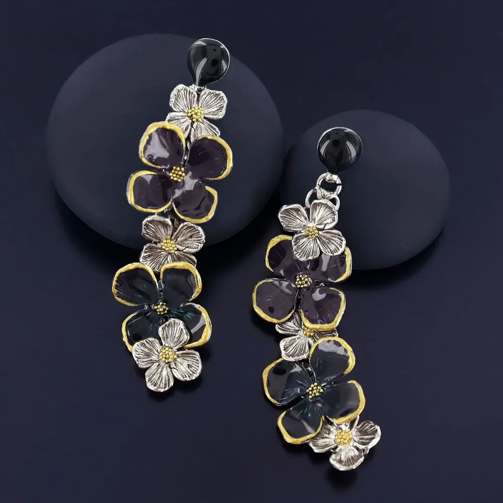 Jewelry - SILVER AND PLUM HYDRANGEA FLEA - TARATATA BIJOUX