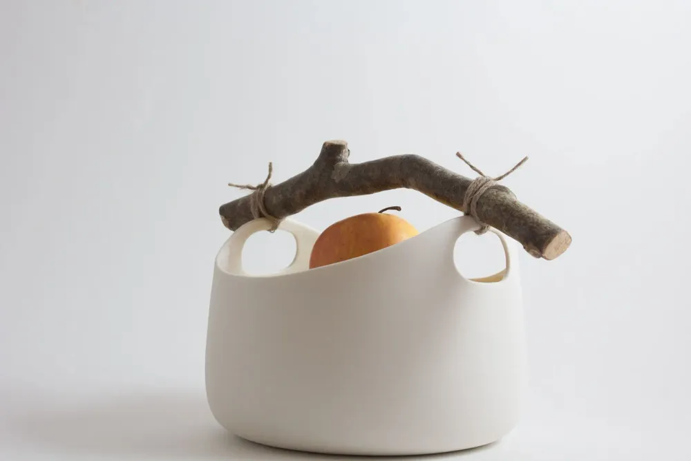 Plats et saladiers - Saladier avec anse en bois - BÉRANGÈRE CÉRAMIQUES