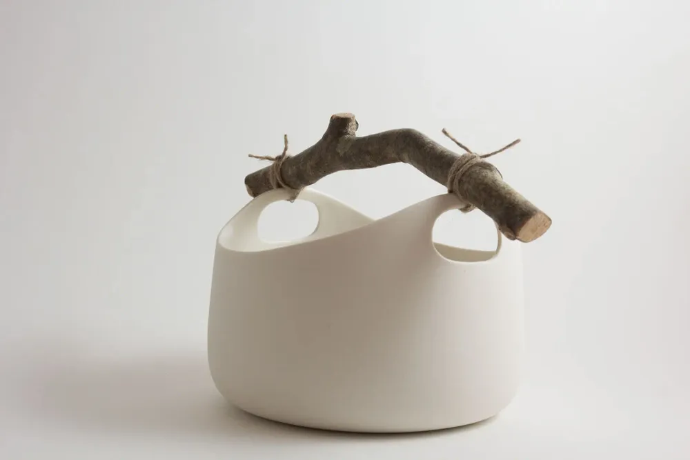 Plats et saladiers - Saladier avec anse en bois - BÉRANGÈRE CÉRAMIQUES