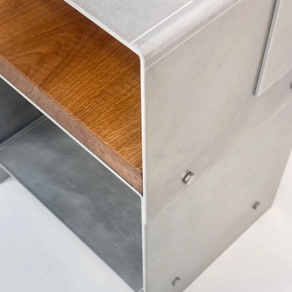 Tables pour hôtels - Table d'appoint en aluminium mat et bois de chêne - CASE STUDIOS