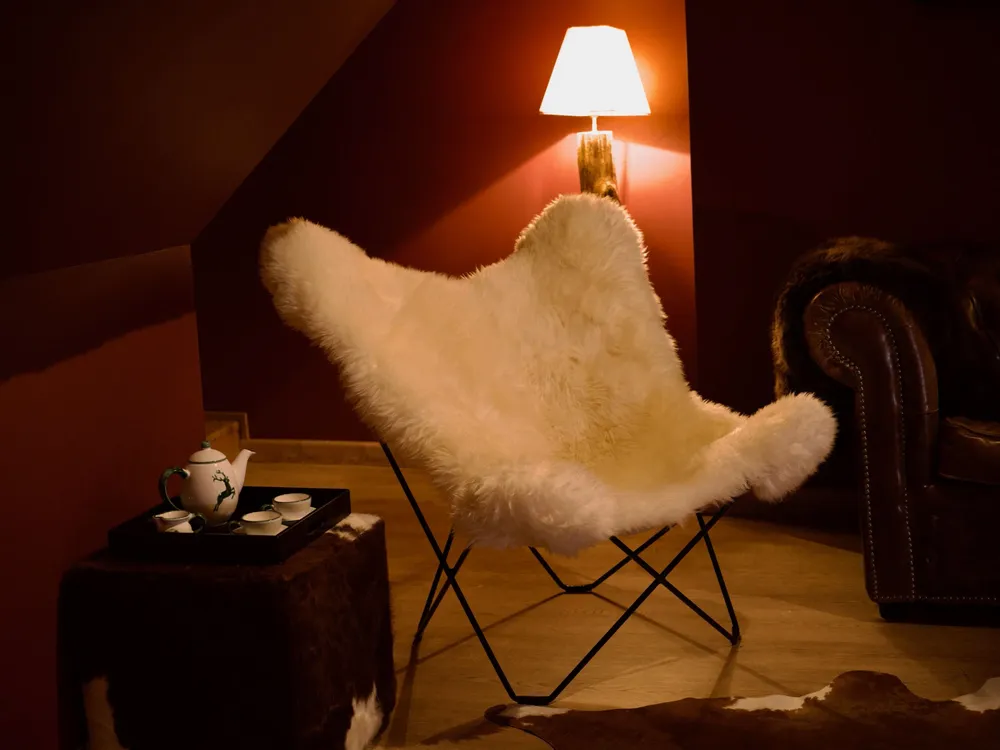 Fauteuils - Fauteuil Butterfly - peau de mouton - ECUIRA