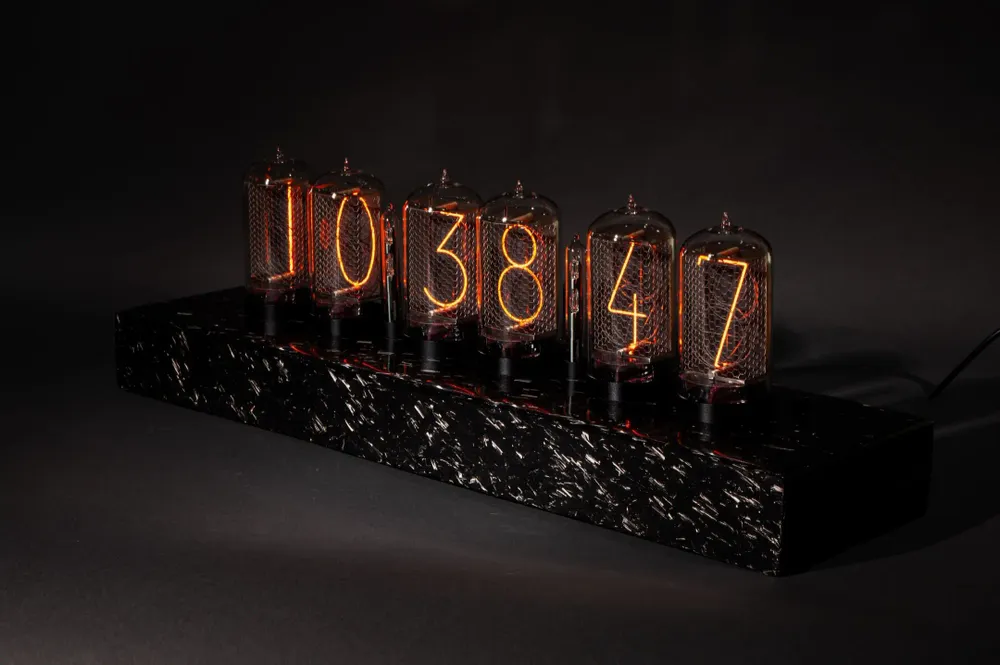 Clocks - Nixie clock: The ZIN70 forged full black carbon - NIXIEFAB FRANCE