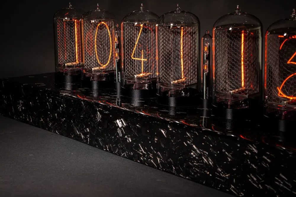 Clocks - Nixie clock: The ZIN70 forged full black carbon - NIXIEFAB FRANCE